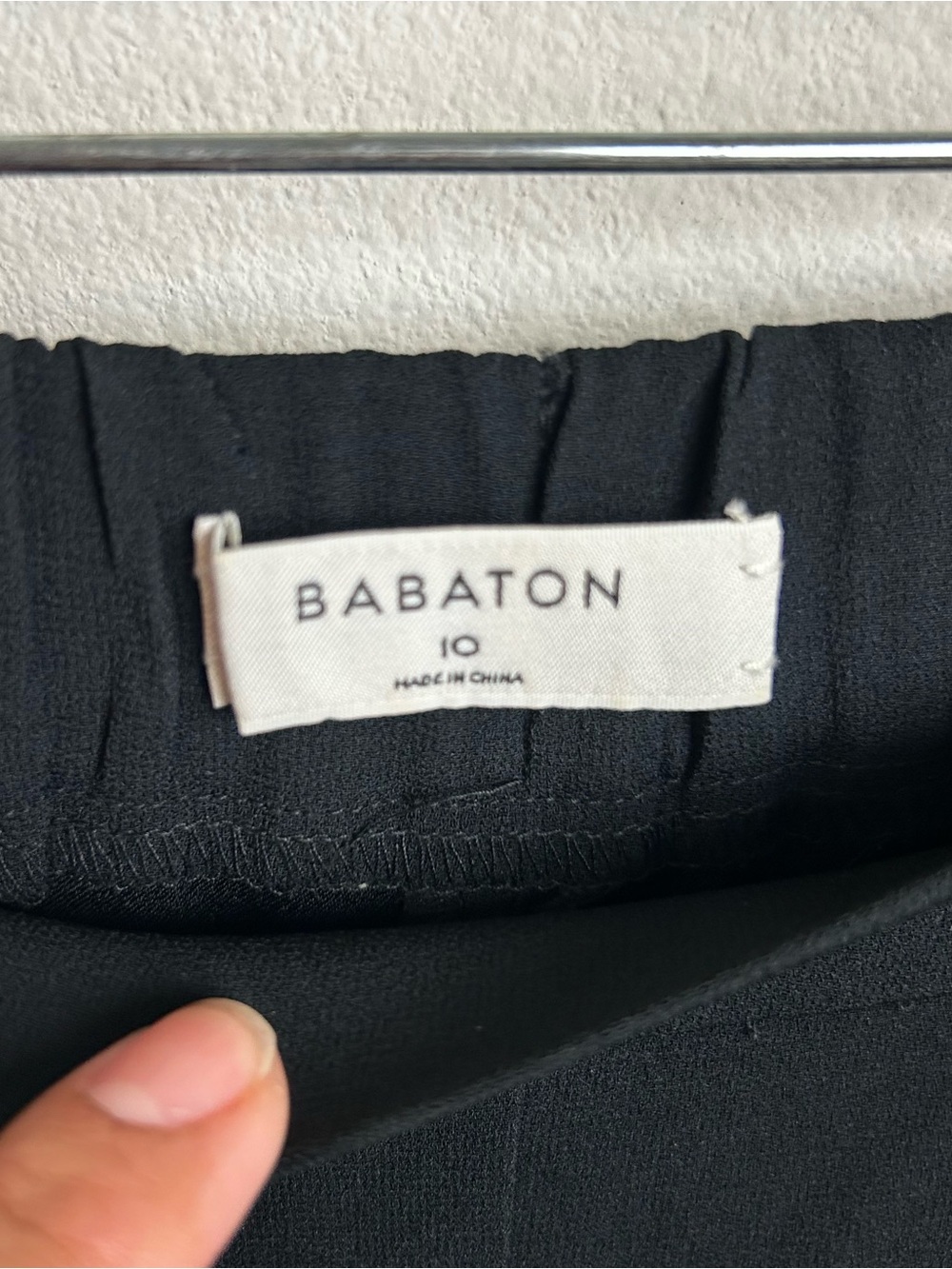Babaton Aritzia Pull-On Dress Shorts Elastic Waist Black Size 10 - Picture 2 of 9